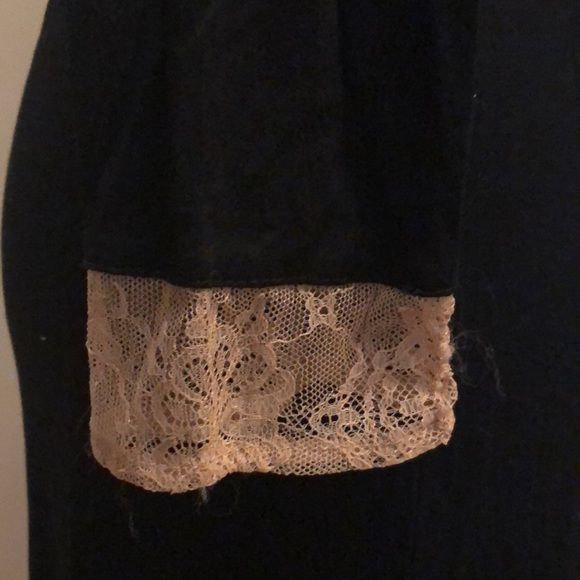 NWOT -LE CHAT  Lace Trimmed Sleepshirt - Picture 6 of 8